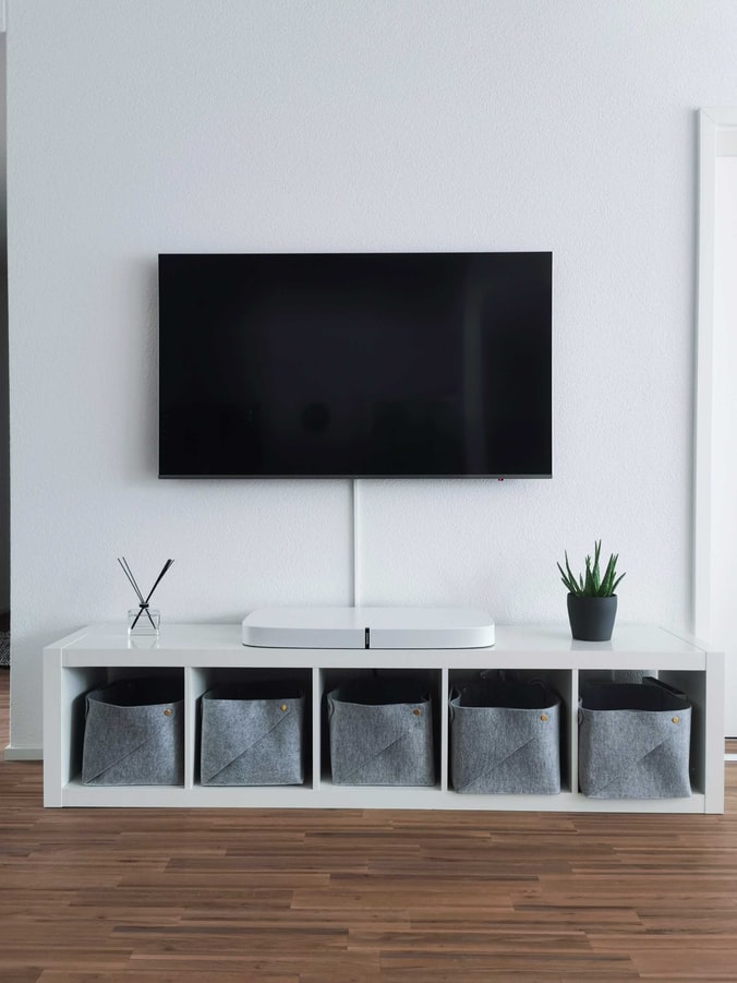 tv sfondo bianco(1).jpg
